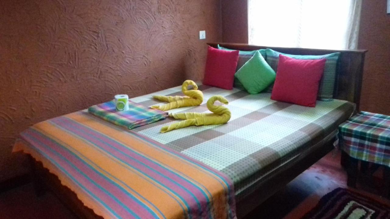 Hotel Hideaway Garage ดัมบูลลา ภายนอก รูปภาพ