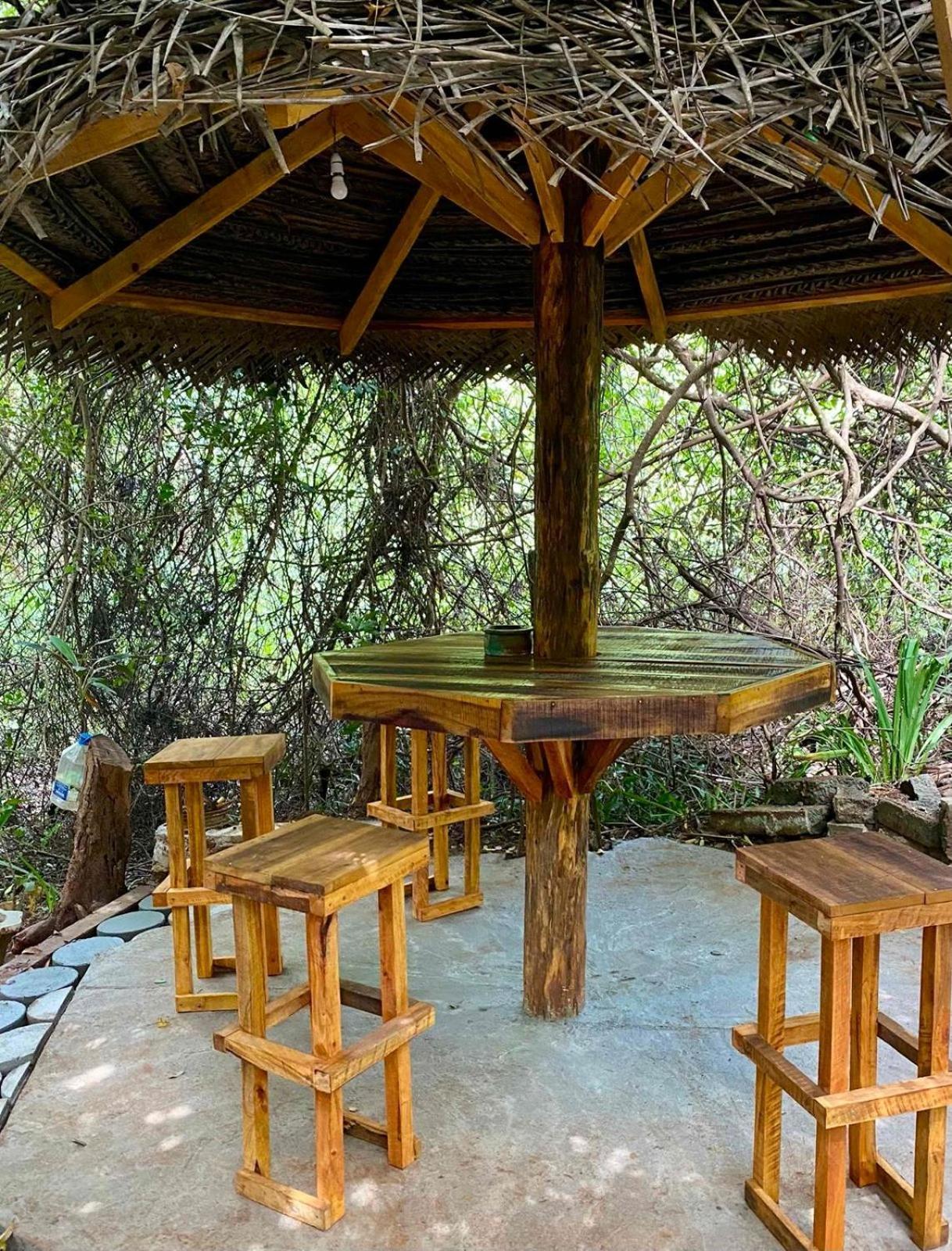 Hotel Hideaway Garage ดัมบูลลา ภายนอก รูปภาพ