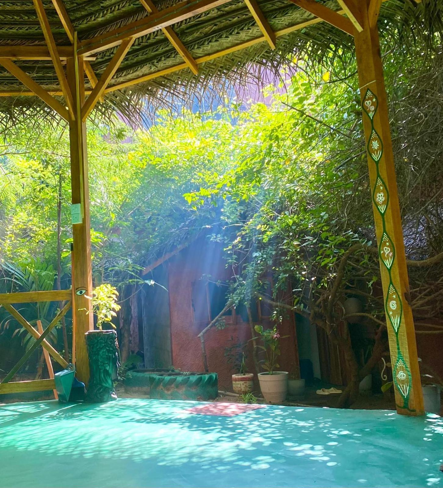 Hotel Hideaway Garage ดัมบูลลา ภายนอก รูปภาพ